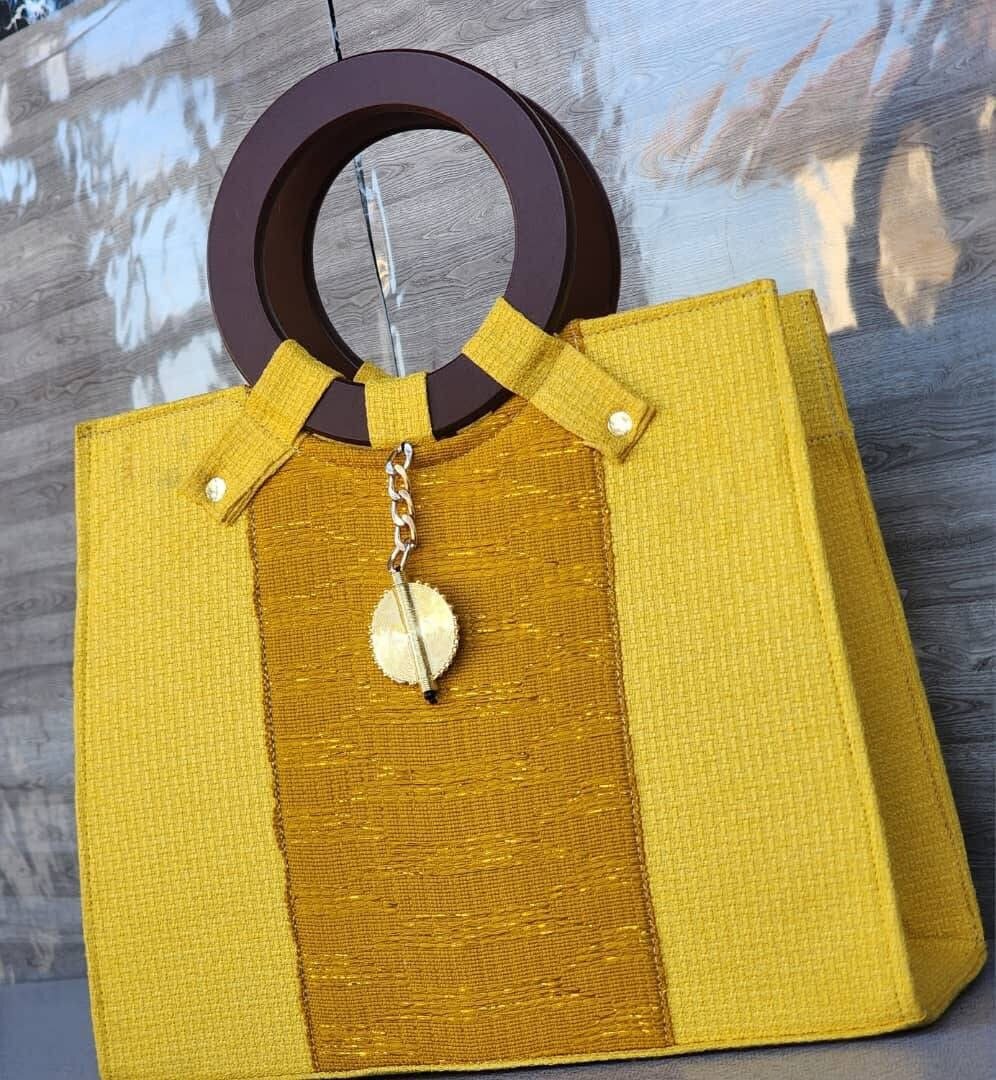 Sac à main en tissu coloré