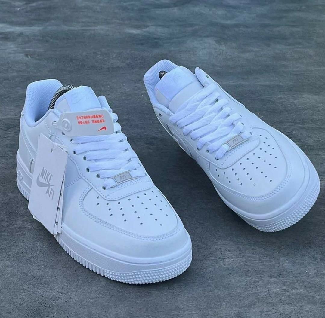 NIKE AIRFORCE ALL WHITE