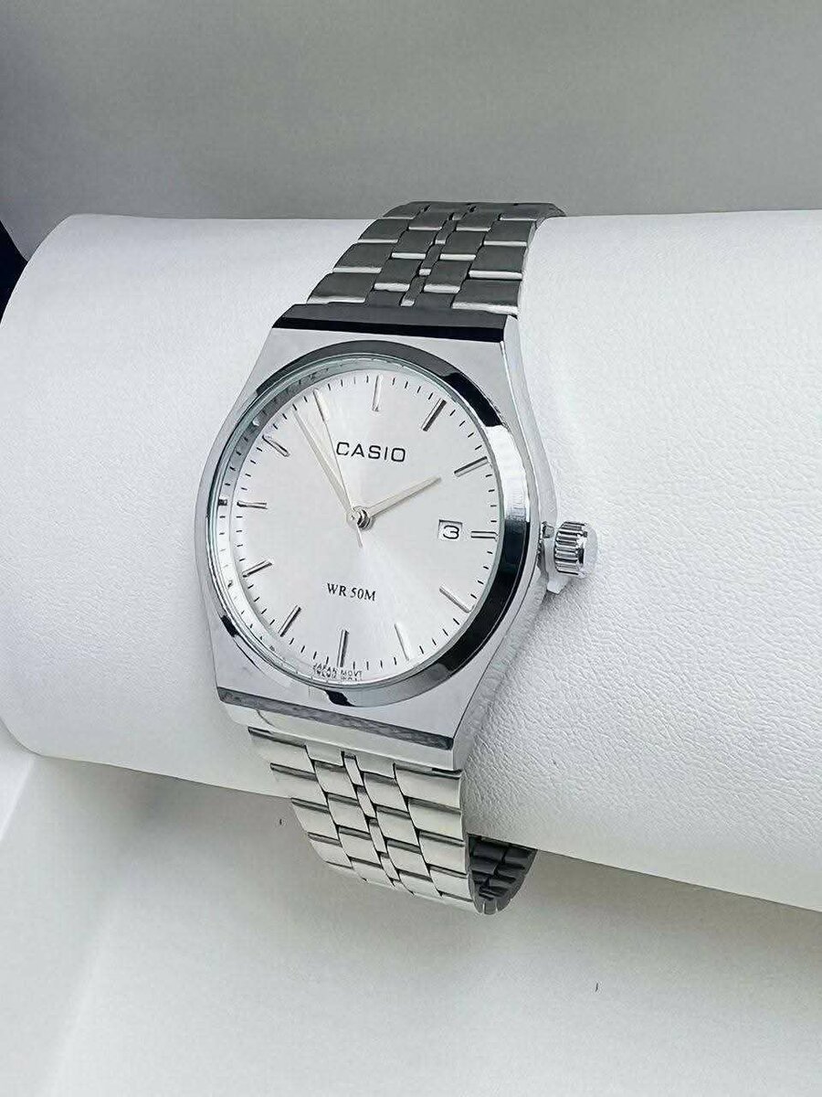 Montre Mixte casio vendu avec le coffret