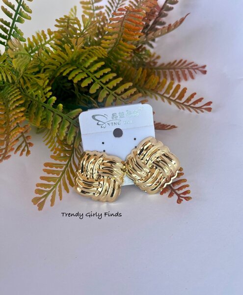 MILAN Statement earrings