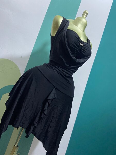 Robe noire élégante soirée