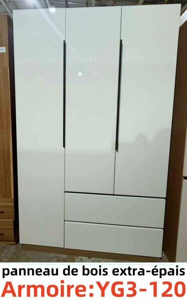 Armoire en bois extra-épaise