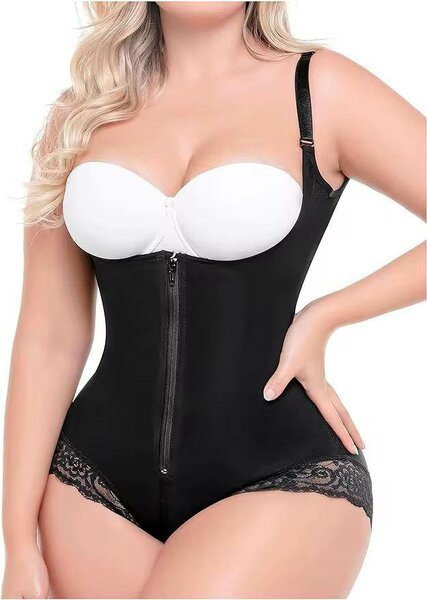 Body sculptant dentelle