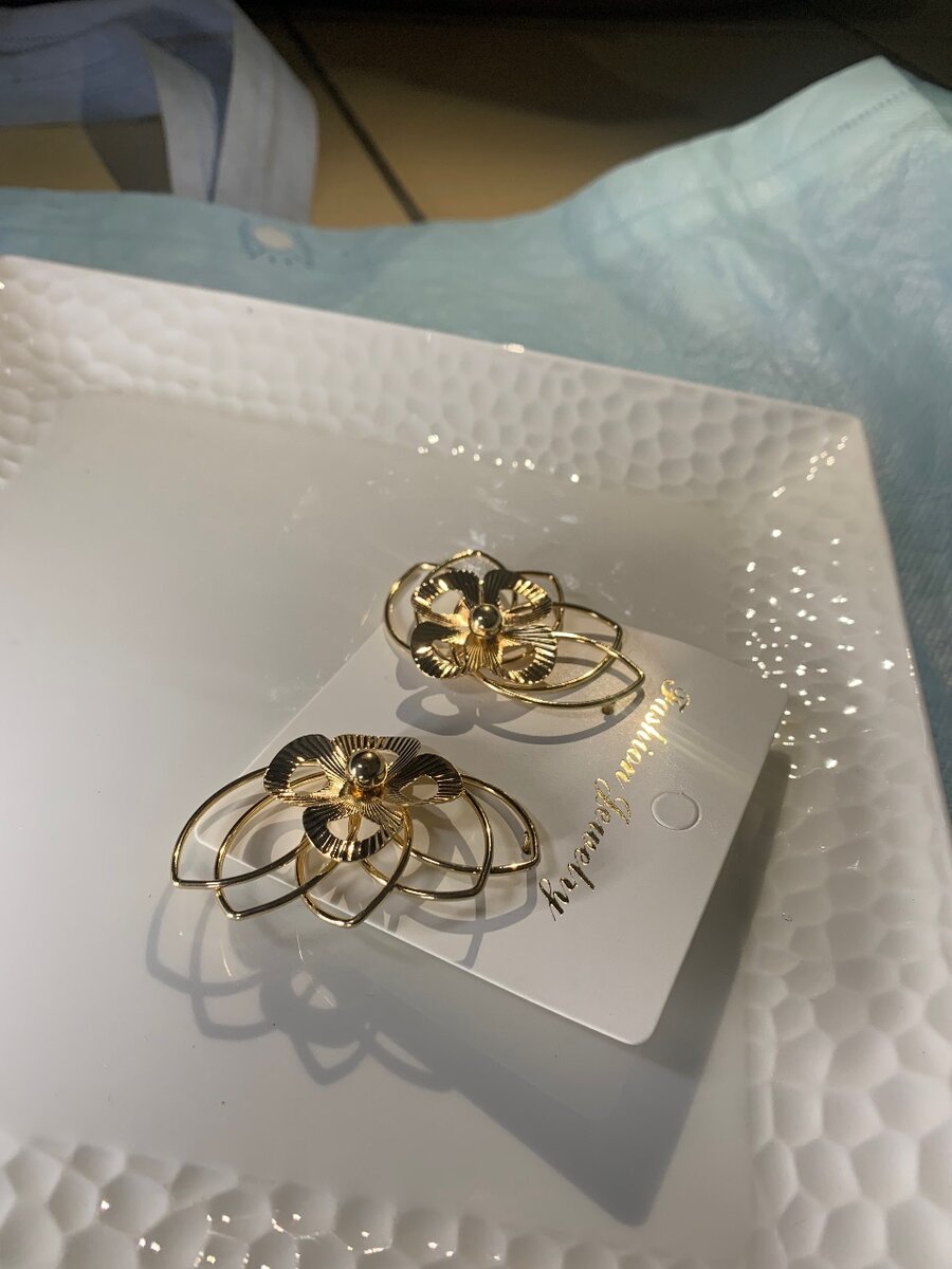 Boucles d'oreilles élégantes en or