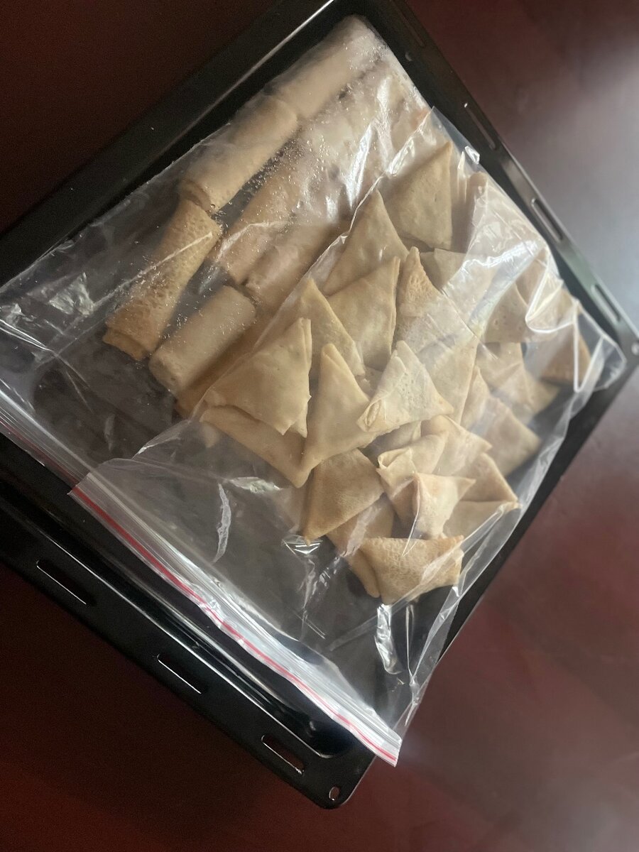 Spring rolls and samosa