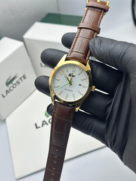 Montre Lacoste en cuir marron