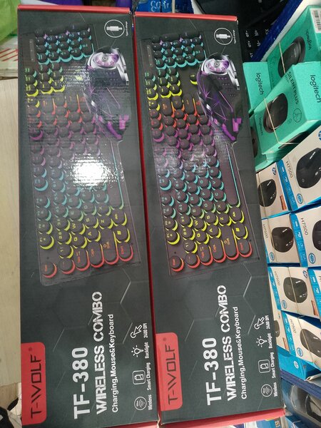 Wireless gaming keyboard