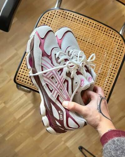 Chaussures de course Asics femme