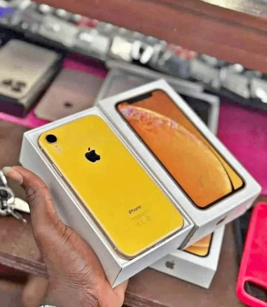 iPhone xr modèle jaune