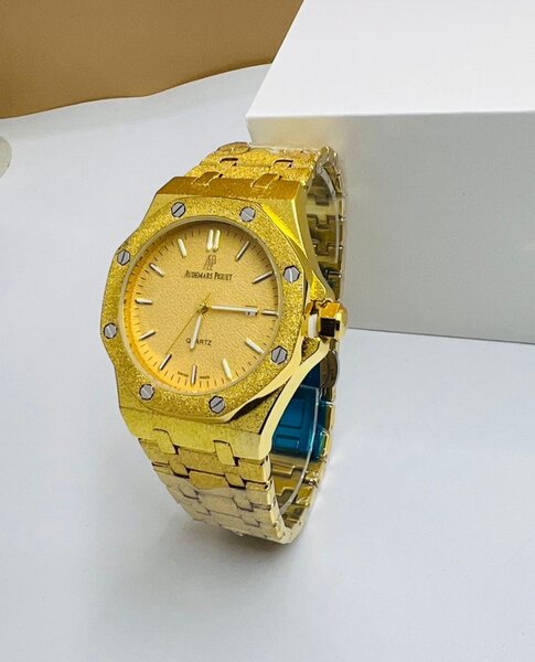 Montre de Luxe ( AUDEMARS PIGUET )