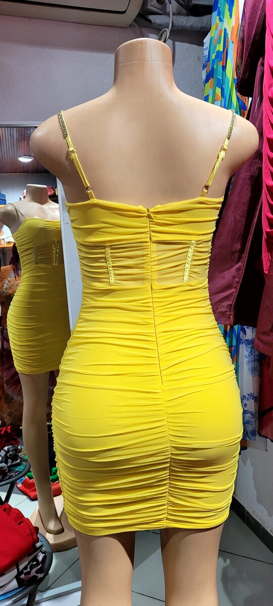 Robe moulante jaune élastique