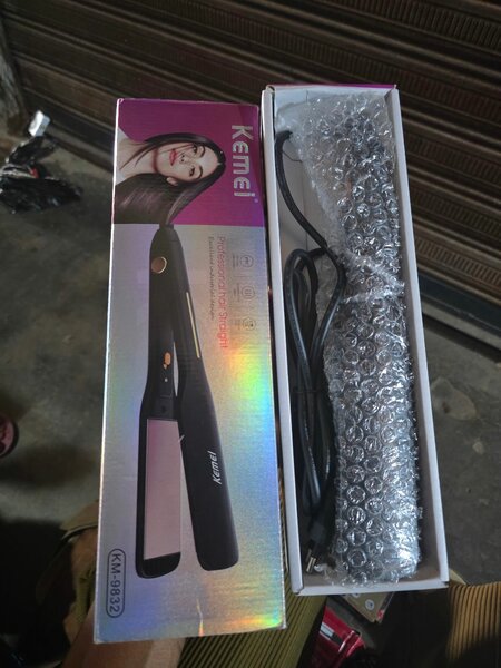 Kemei Professional Hair Straightener