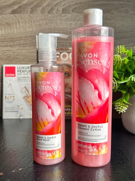 AVON SHOWER GELS & DUO SET
