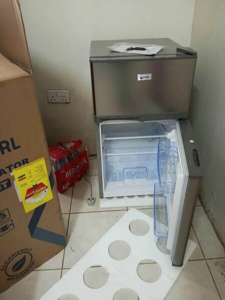 PEARL TABLE TOP REFRIGERATOR