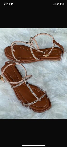 Sandales à brides élégantes