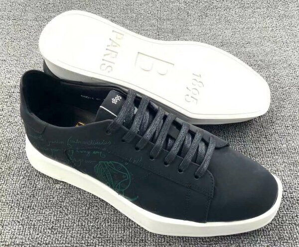 Sneakers en cuir noir élégantes
