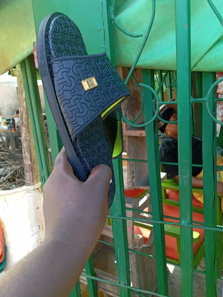 Sandales confortables noires