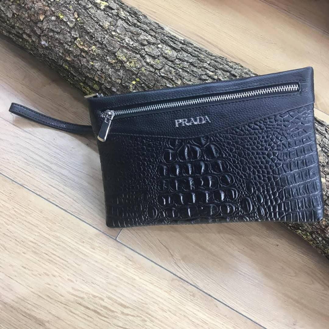 Pochette en cuir homme élégante