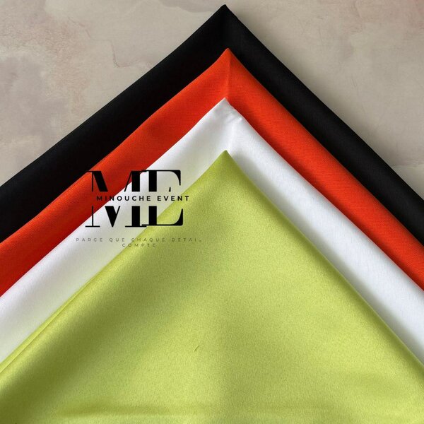 Serviettes en tissu coloré