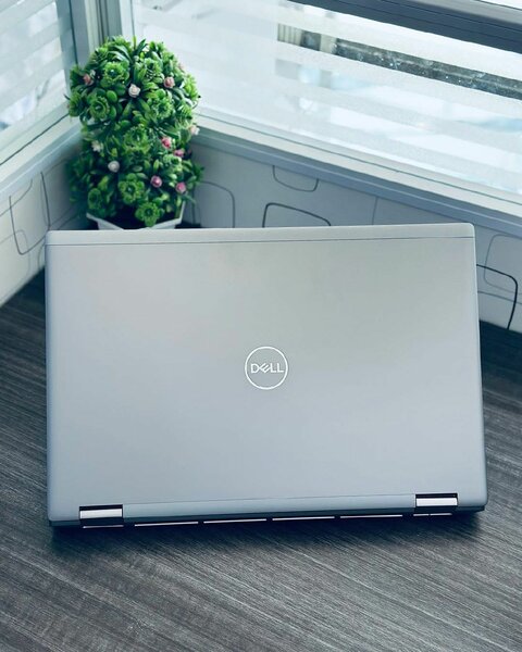 Dell Precision 7780