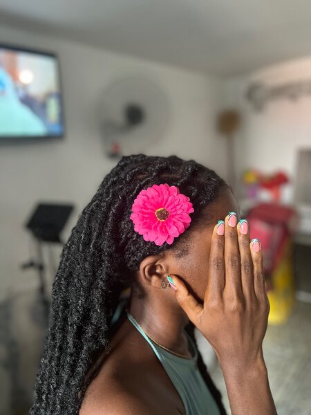 Barrette fleur rose élégante