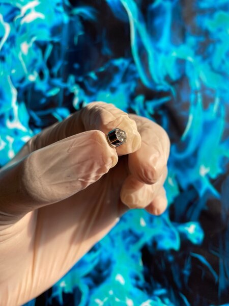 Diamant brut étincelant