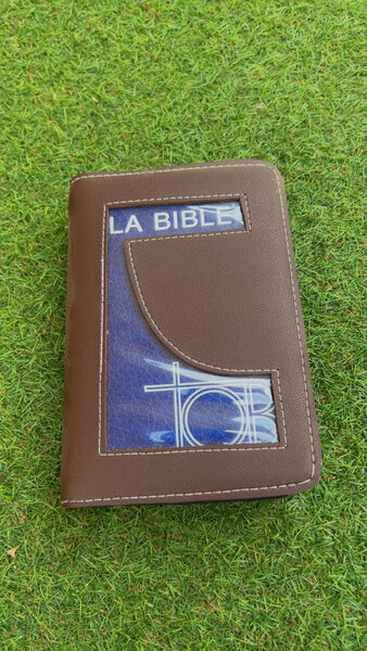 Bible en couverture cuir