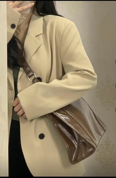 Вместительная сумочка на учебу