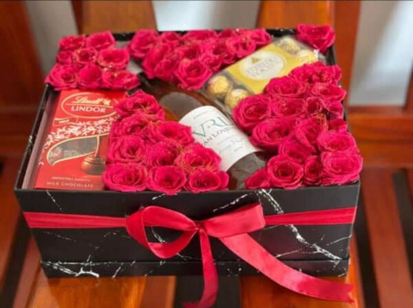 Flower gift arrangement