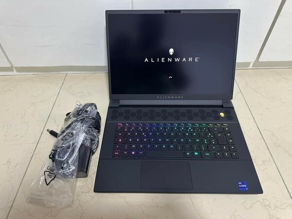 ALIENWARE 16m i9 12 Go Dédiée 