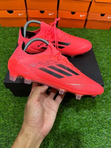 Adidas crampons f50