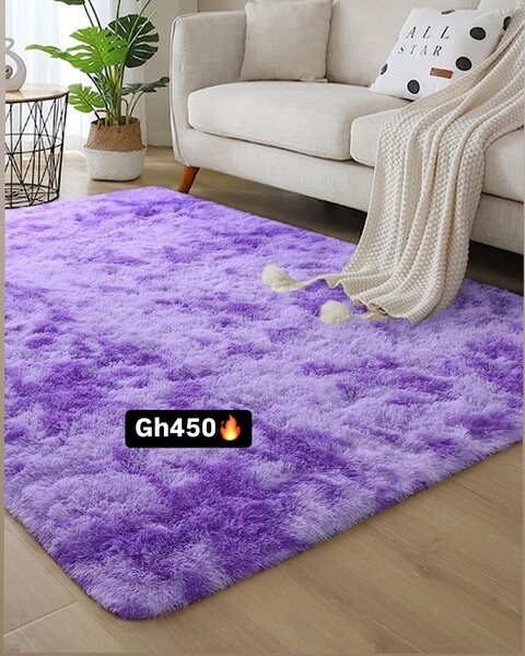 Fluffy carpet purple