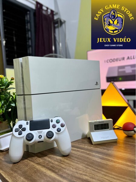 PS4 EDITION BLANCHE 15 JEUX + 2 MANETTES