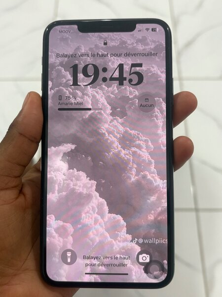 IPhone 11 Pro Max avec le carton