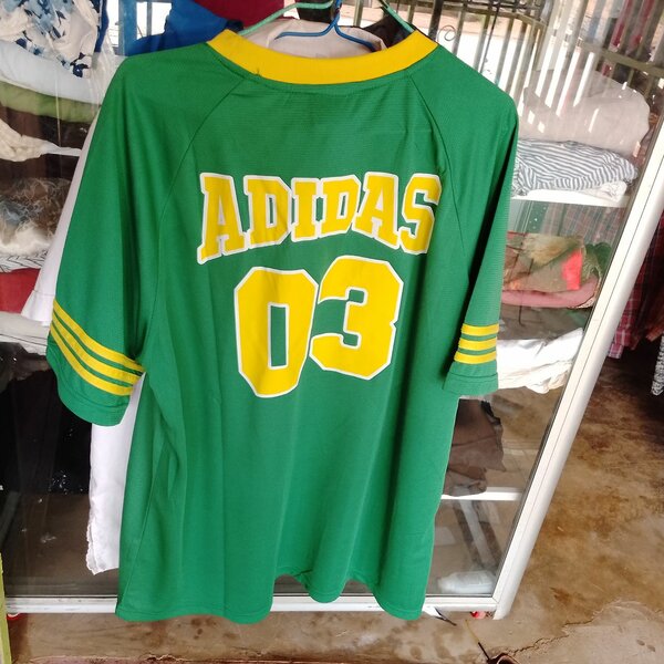 T-shirt vert Adidas 03