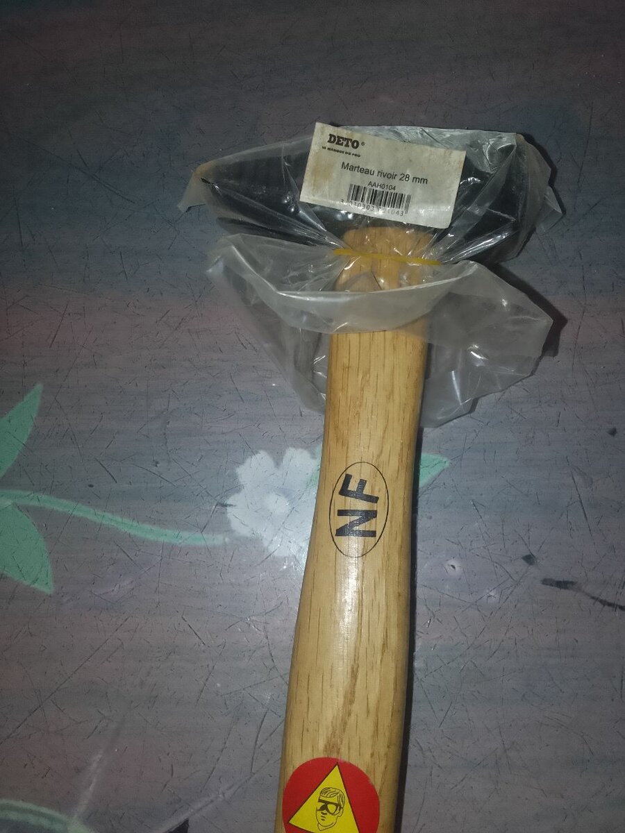 Marteau à manche en bois 27mm