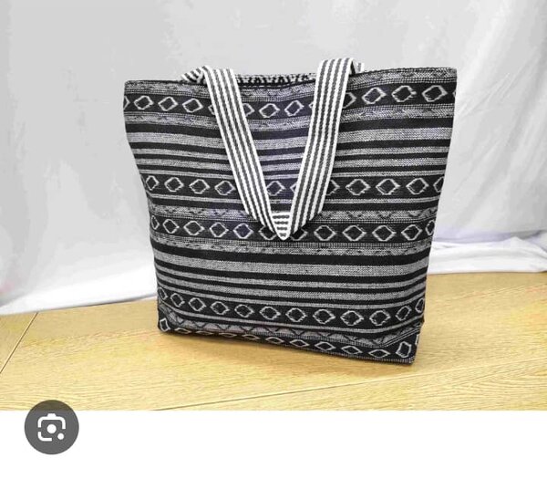 Sac fourre-tout noir ethnique