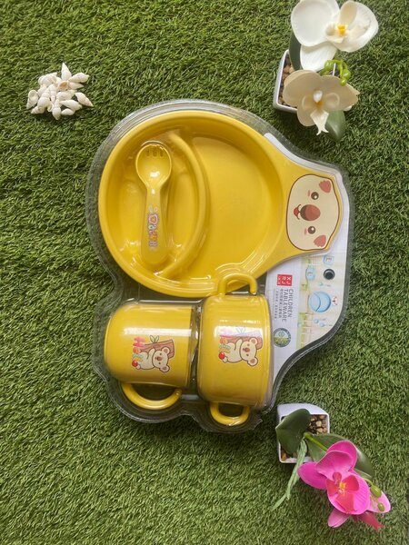 Set vaisselle enfant coloré