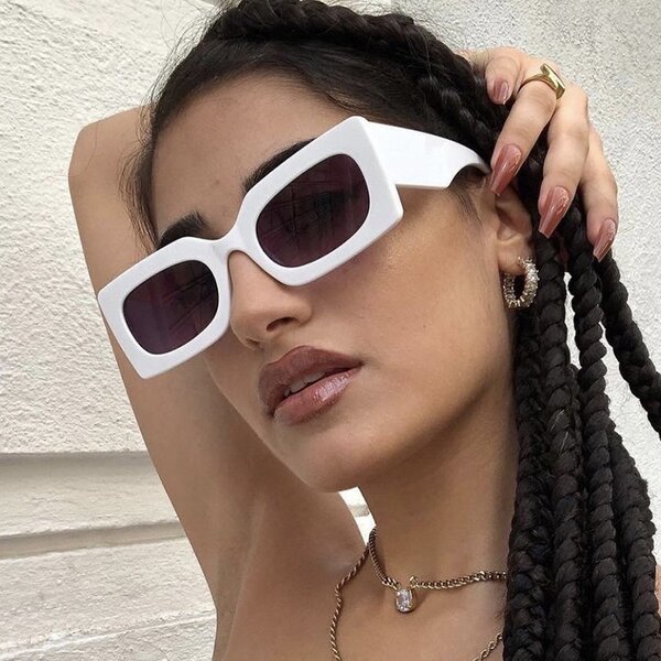 Lunettes de soleil carrées chic