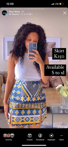 Women's mini skirt in blue with print