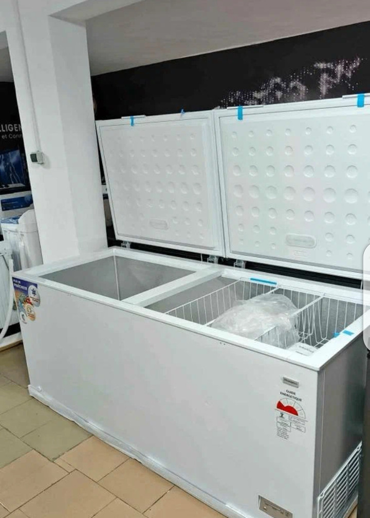 Grand congélateur à coffre