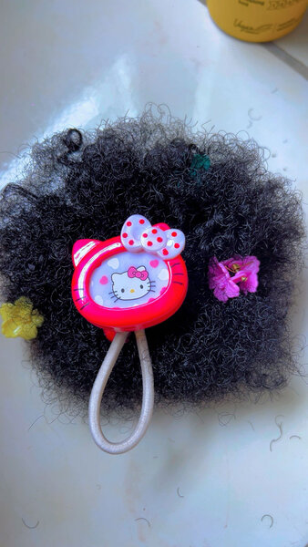 Postiche hello kitty