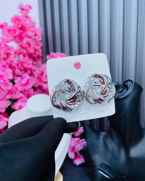 Boucles d'oreilles élégantes fleur et noeud