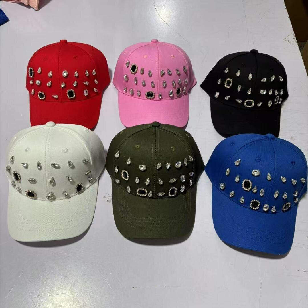 Casquettes strass brillantes