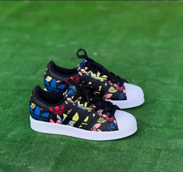 Adidas super star