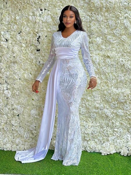 Dinner dress with sequin detail