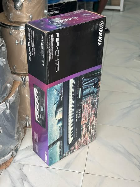 PIANO PSR E : 473 YAMAHA ( TRÈS EFFICACE ) 