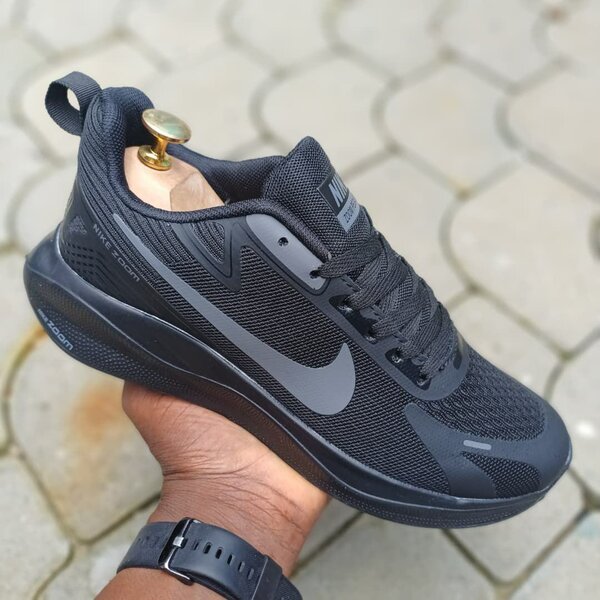 Chaussures de sport noire Nike