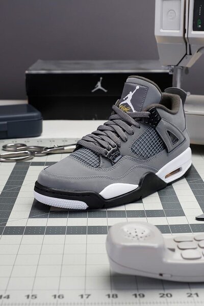 Air Jordan 4