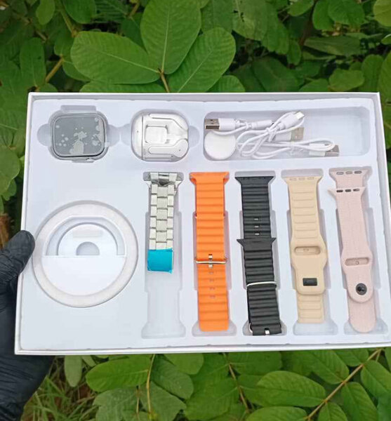 Montre intelligente avec bracelets